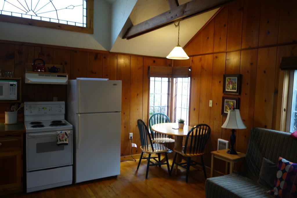 Harrison Street Inn Cannon Beach Bilik gambar